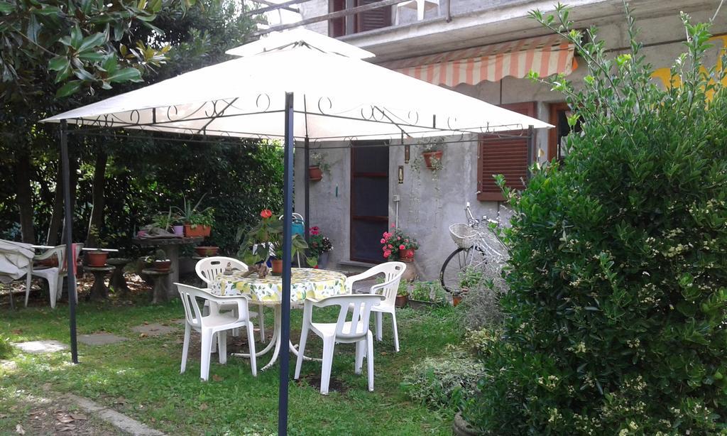 B&B Bosco Fiorito Malgesso Екстериор снимка